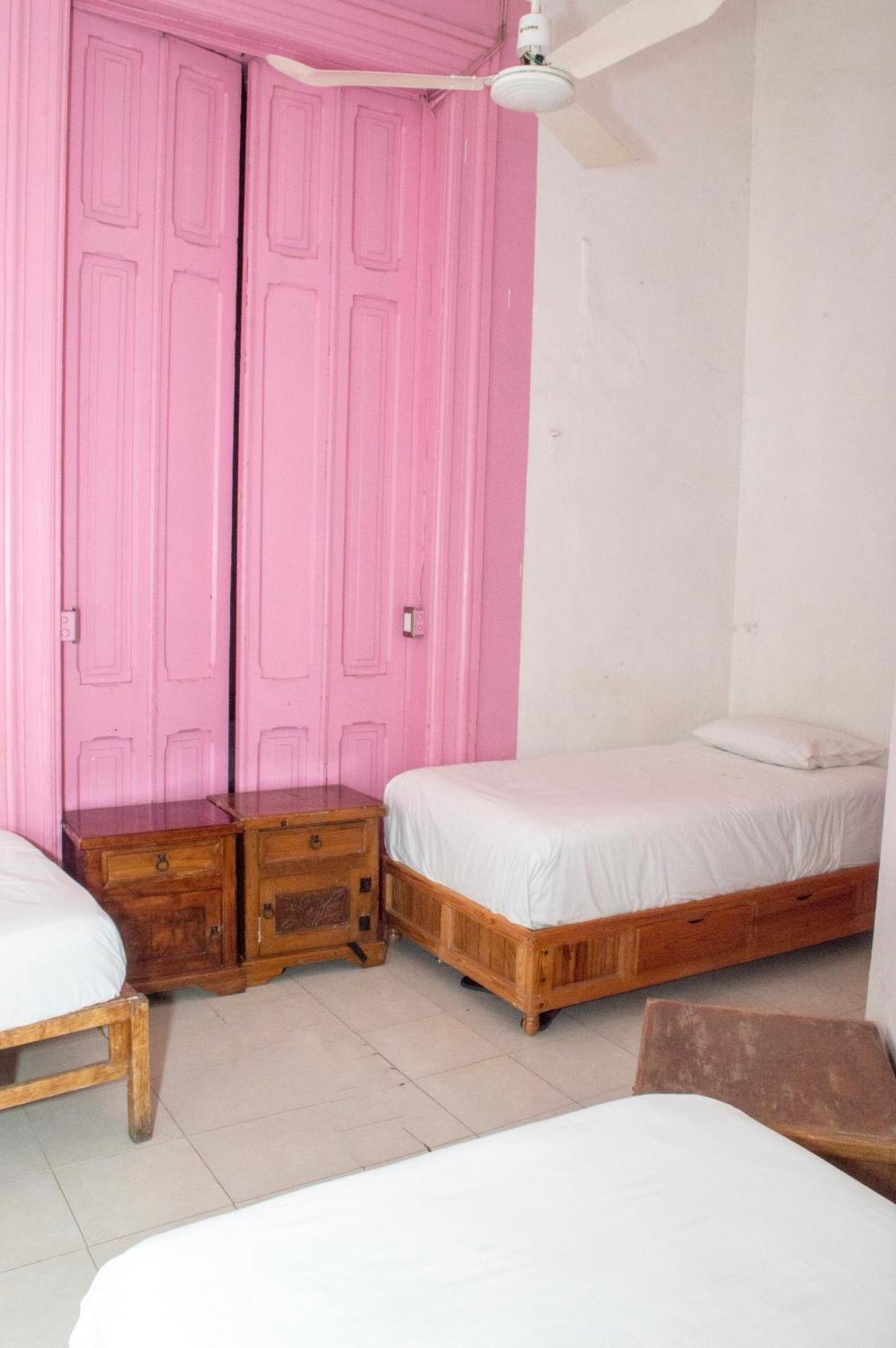 Hostal Zócalo Pensión *